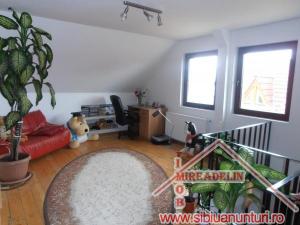 VAND VILA IN DUPLEX  6 CAMERE,    S+ P+E+M  C. VETERANILOR