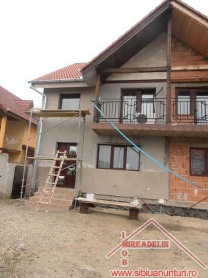 VAND VILA IN DUPLEX  6 CAMERE,    S+ P+E+M  C. VETERANILOR