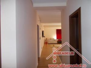 VAND APARTAMENT 3 CAMERE DECOMANDATE,   ZONA STRAND