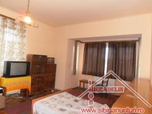 INCHIRIEZ  APARTAMENT 2 CAMERE ,  PIATA CLUJ