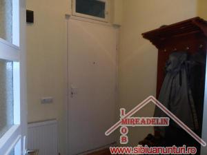 INCHIRIEZ  APARTAMENT 2 CAMERE ,  PIATA CLUJ