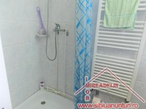 INCHIRIEZ  APARTAMENT 2 CAMERE ,  PIATA CLUJ