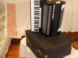 ACORDEON Walther Commodore 120 basi