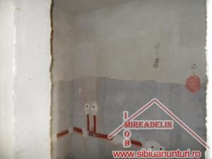 VAND CASA IN CONSTRUCTIE P+E+P,   C. CISNADIEI