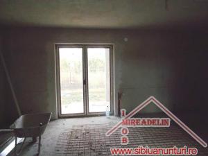 VAND CASA IN CONSTRUCTIE P+E+P,   C. CISNADIEI