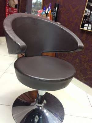 vand echipament salon frumusete