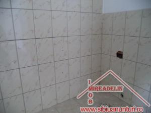 INCHIRIEZ SPATIU COMERCIAL 110 mp,   TIGLARI
