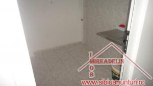 INCHIRIEZ SPATII BIROURI,   520 mp,   ZONA MILEA