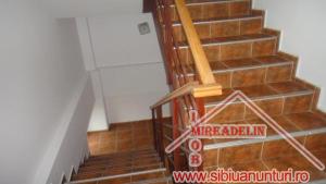 INCHIRIEZ SPATII BIROURI,   520 mp,   ZONA MILEA