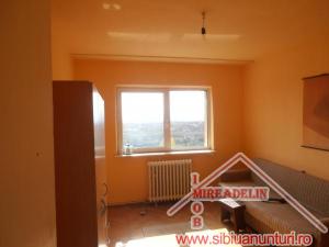VAND APARTAMENT 2 CAMERE DECOMANDATE,   STR. SEMAFORULUI