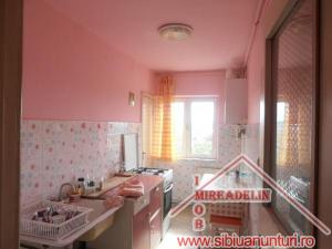 VAND APARTAMENT 2 CAMERE DECOMANDATE,   STR. SEMAFORULUI