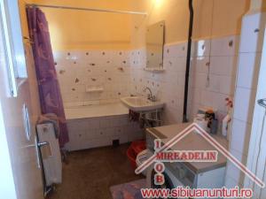 VAND APARTAMENT 2 CAMERE DECOMANDATE,   STR. SEMAFORULUI