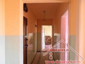 VAND APARTAMENT 2 CAMERE DECOMANDATE,   STR. SEMAFORULUI