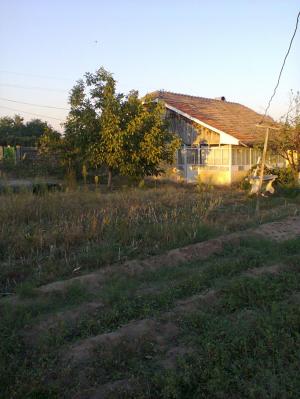 Vand casa+teren 2200 mp in Com.Calarasi,       sat Sarata,       jud.Dolj