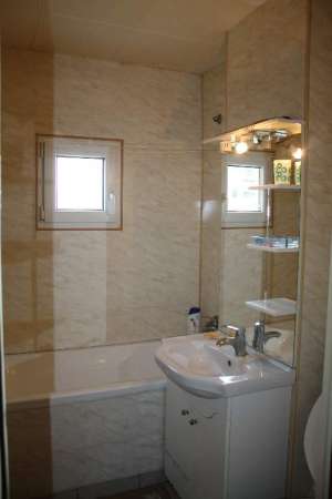 46.900 Eur,  Ale. Barajul Rovinari - Titan. Ap. cochet 3 cam