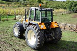 Tractor Renault cu motor de FENDT de 180 cp