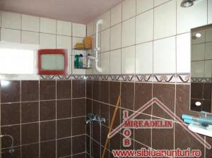 VAND CASA,   5 CAMERE,   PIATA CLUJ
