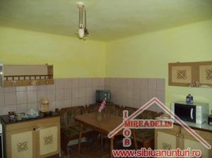 VAND CASA,   5 CAMERE,   PIATA CLUJ