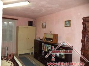 VAND CASA,   5 CAMERE,   PIATA CLUJ