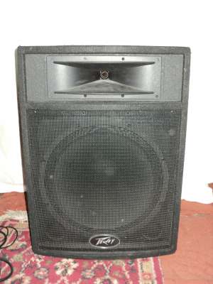 Vand 2 boxe Peavey ST15 350W