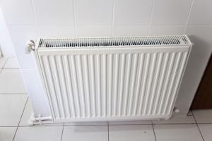 VAND CENTRALA ELECTRICA 8KW + CALORIFERE AMBIENT WIRELLES RUBINETI GATA PT MONTARE.