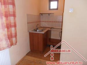 INCHIRIEZ CASA 3 CAMERE,   PIATA CLUJ