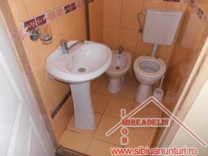 INCHIRIEZ CASA 3 CAMERE,   PIATA CLUJ
