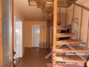 VAND APARTAMENT 4 CAMERE,   STRADA SACEL