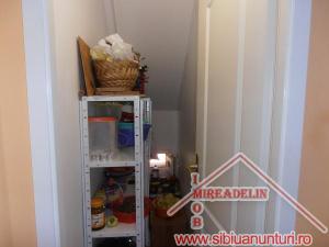 VAND APARTAMENT 4 CAMERE,   STRADA SACEL