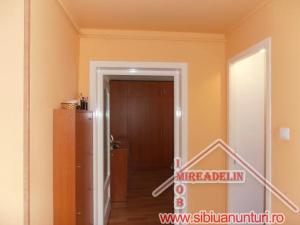 VAND APARTAMENT 4 CAMERE,   STRADA SACEL