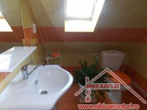 VAND APARTAMENT 4 CAMERE,   STRADA SACEL