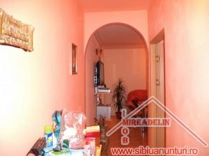 VAND APARTAMENT 3 CAMERE,   INTEREX
