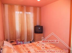 VAND APARTAMENT 3 CAMERE,   INTEREX