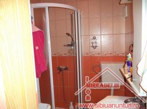 VAND APARTAMENT 3 CAMERE,   INTEREX
