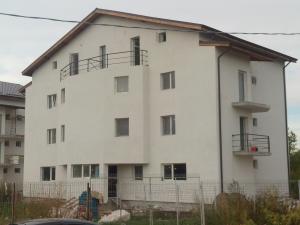 Apartamente 2 camere Bragadiru lac
