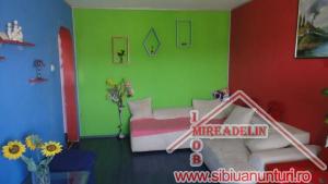 INCHIRIEZ APARTAMENT 3 CAMERE,   64 mp,   VASILE AARON