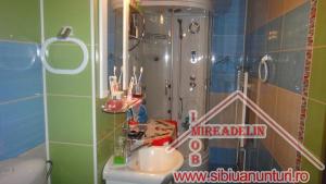 INCHIRIEZ APARTAMENT 3 CAMERE,   64 mp,   VASILE AARON