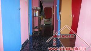 INCHIRIEZ APARTAMENT 3 CAMERE,   64 mp,   VASILE AARON