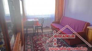 INCHIRIEZ APARTAMENT 3 CAMERE,   68 mp,   VALEA AURIE