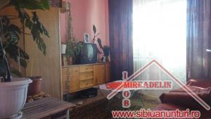 INCHIRIEZ APARTAMENT 3 CAMERE,   68 mp,   VALEA AURIE