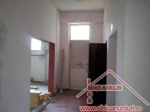 INCHIRIEZ SPATIU COMERCIAL 94 mp,   B-dul V.Milea