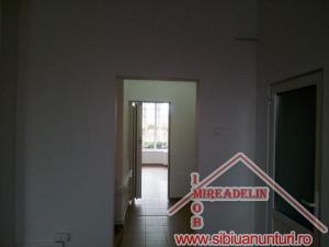 INCHIRIEZ SPATIU COMERCIAL 78 mp,   TEREZIAN
