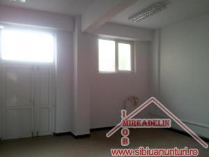 INCHIRIEZ SPATIU COMERCIAL 78 mp,   TEREZIAN