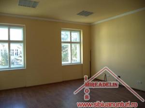 INCHIRIEZ APARTAMENT 4 CAMERE-N. BALCESCU