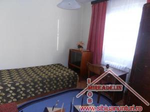 INCHIRIEZ APARTAMENT 3 CAMERE,   B-dul Mihai Viteazu