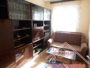 INCHIRIEZ APARTAMENT 3 CAMERE,   B-dul Mihai Viteazu