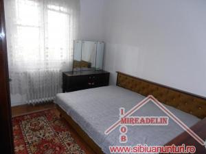 INCHIRIEZ APARTAMENT 3 CAMERE,   60mp,   B-dul Mihai Viteazu