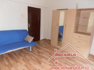 INCHIRIERE apartament 4 camere,   Constitutiei