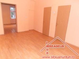 INCHIRIEZ apartament 3 camere,  N. Balcescu