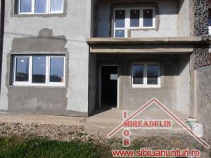 VAND CASA LA ROSU,  P+E+M,  ZONA TEREZIAN